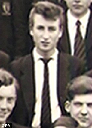 article-2498855-0613FA46000005DC-682_306x423