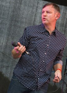 apollo-yellow-mustang-inspiral-carpets-2